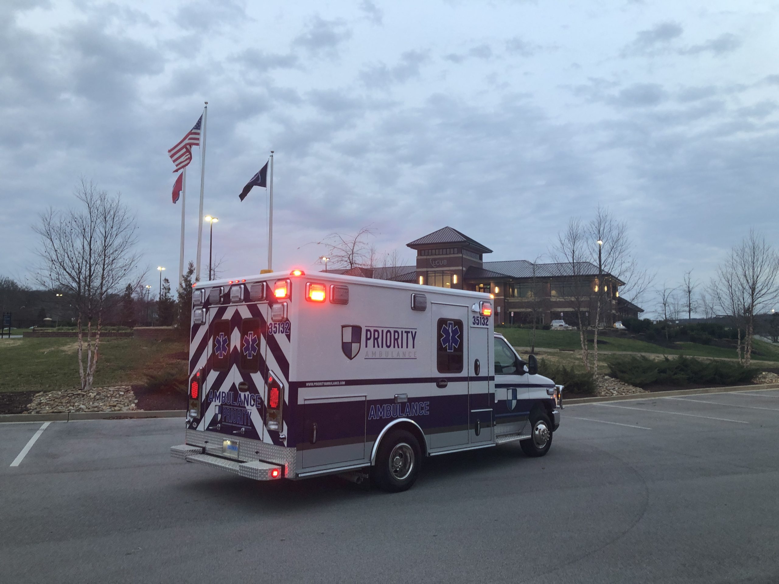Featured image for “LOUDON COUNTY COMMISSION APPROVES CONTRACT WITH PRIORITY AMBULANCE”